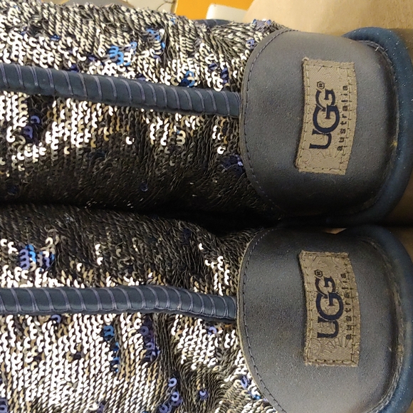 ❄EUC UGG Women's/Ladies/Girl's/Unisex Blue/Silver/Black Sequined Mid Top Boot, 8 - Picture 6 of 9